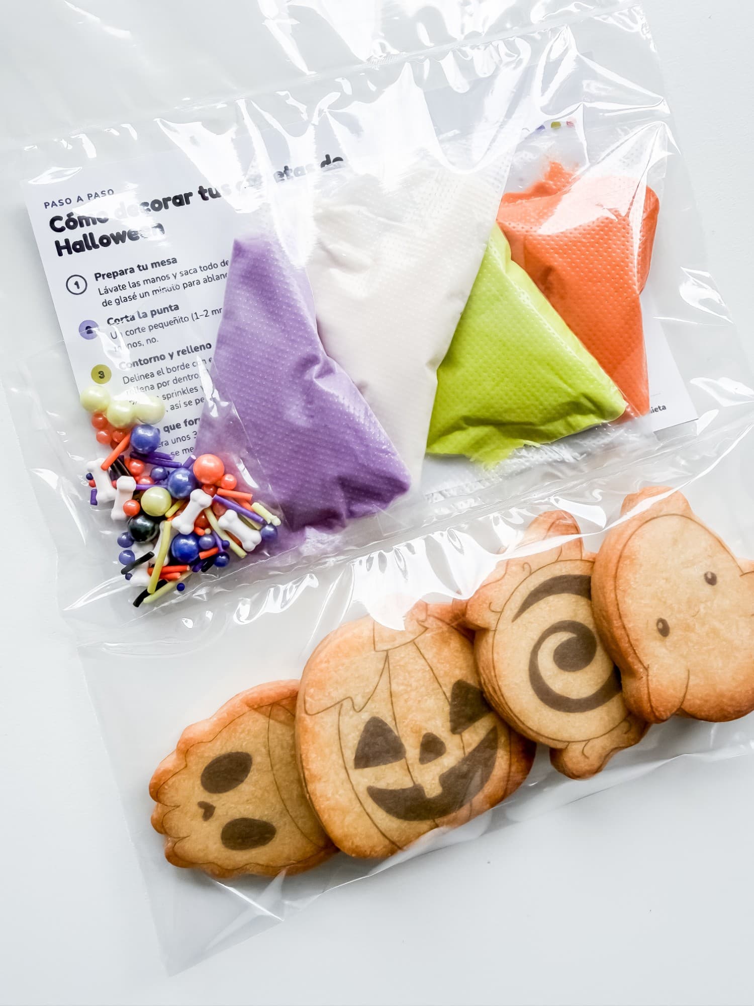 Kit de galletas de Halloween para decorar, con galletas, glasé de colores, toppings y tarjeta de instrucciones